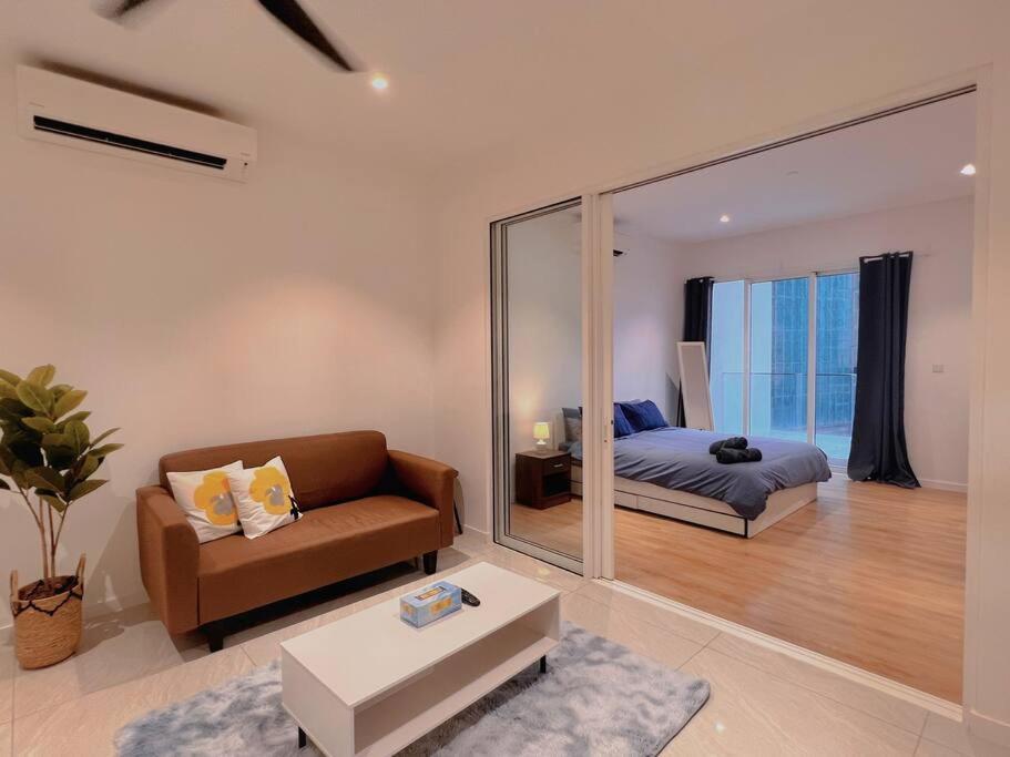 3px Comfy Quill Residence, Near Quill City Mall, Monorail & Lrt Pangsapuri Kuala Lumpur