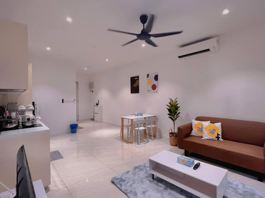 3px Comfy Quill Residence, Near Quill City Mall, Monorail & Lrt Pangsapuri *
