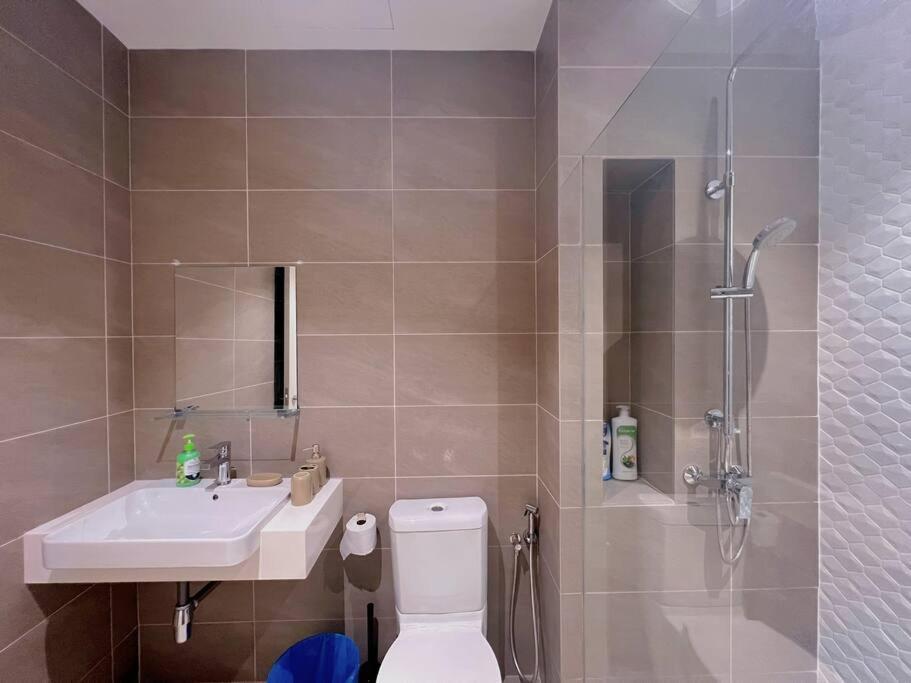 3px Comfy Quill Residence, Near Quill City Mall, Monorail & Lrt Pangsapuri Kuala Lumpur